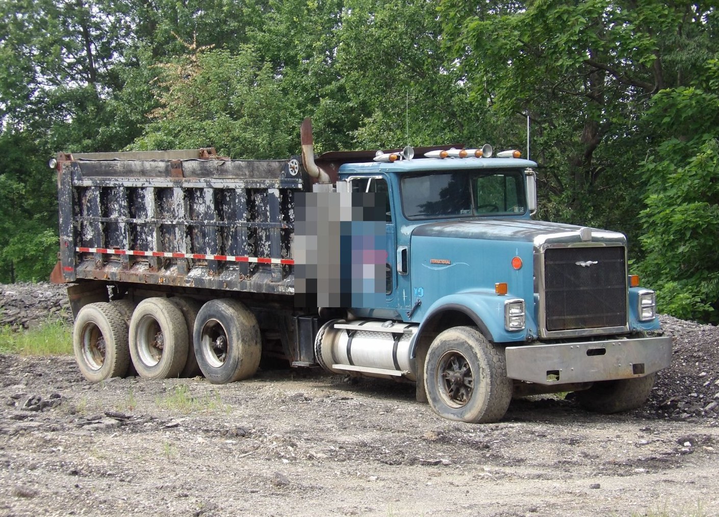 4-axle straight dump truck